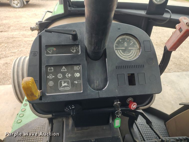 image for item DQ0459 1988 John Deere 2555  tractor