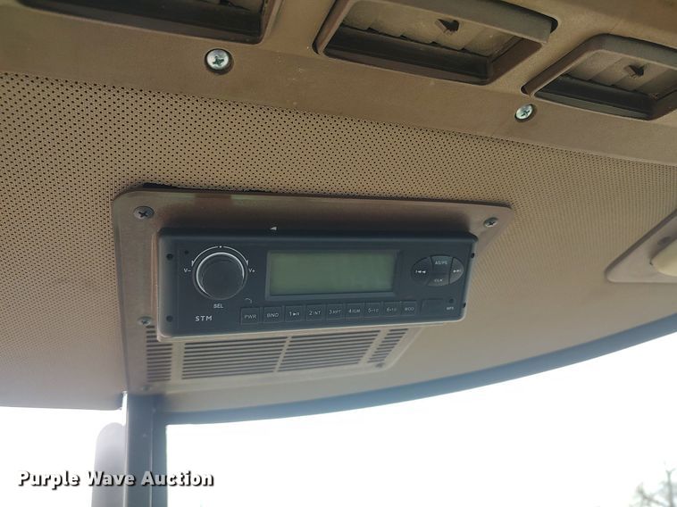 image for item DQ0459 1988 John Deere 2555  tractor