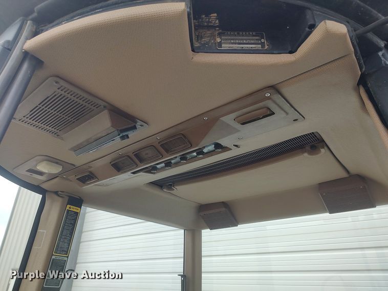 image for item DQ0459 1988 John Deere 2555  tractor