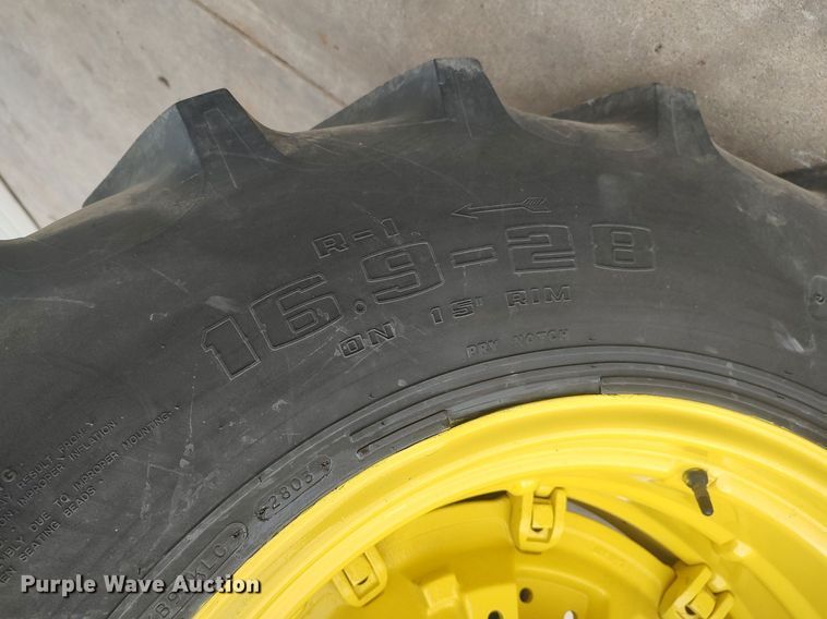 image for item DQ0459 1988 John Deere 2555  tractor