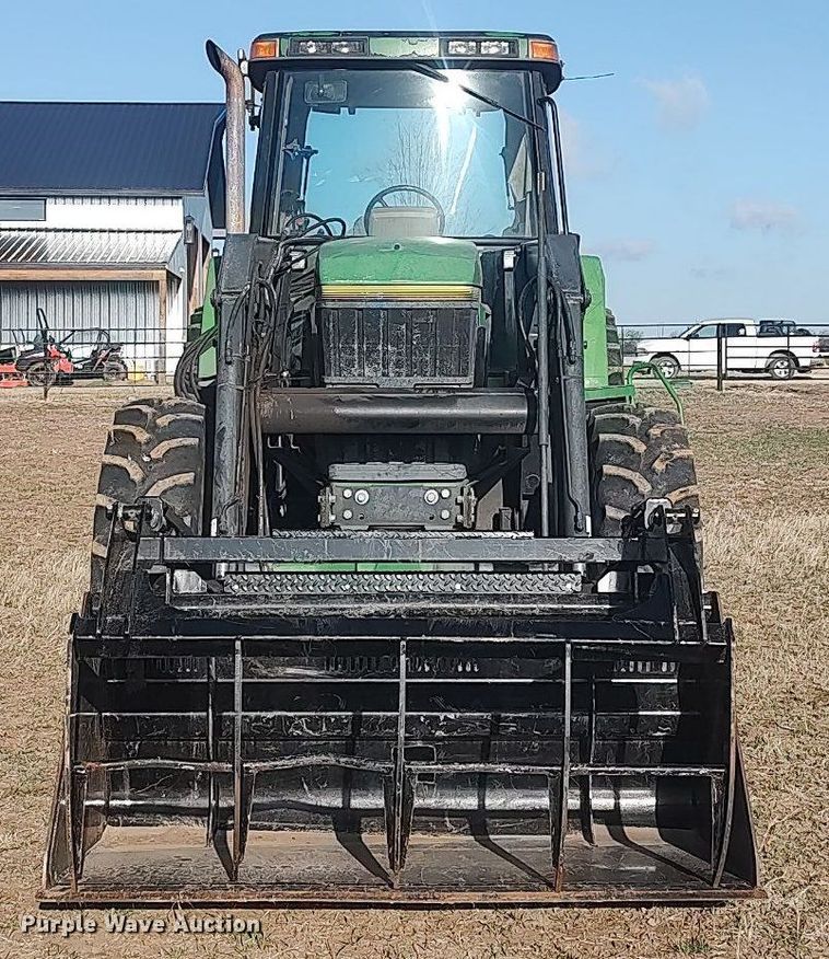 image for item DQ0463 1994 John Deere 7800  MFWD tractor