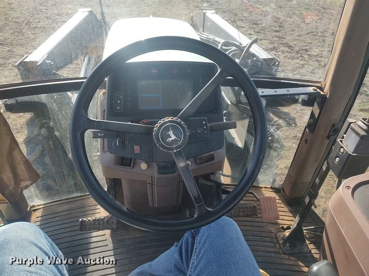 image for item DQ0463 1994 John Deere 7800  MFWD tractor