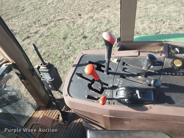 image for item DQ0463 1994 John Deere 7800  MFWD tractor