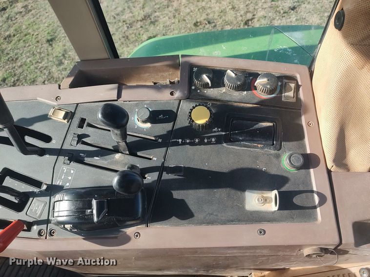 image for item DQ0463 1994 John Deere 7800  MFWD tractor