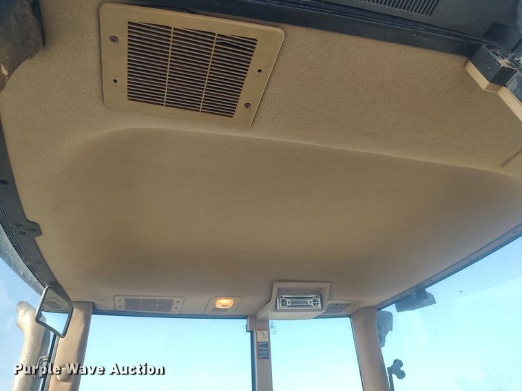 image for item DQ0463 1994 John Deere 7800  MFWD tractor