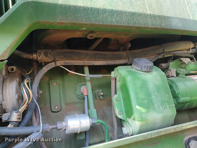 image for item DQ0463 1994 John Deere 7800  MFWD tractor