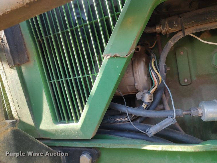 image for item DQ0463 1994 John Deere 7800  MFWD tractor