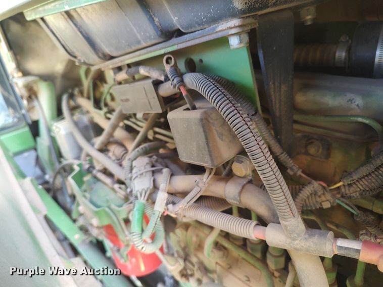 image for item DQ0463 1994 John Deere 7800  MFWD tractor