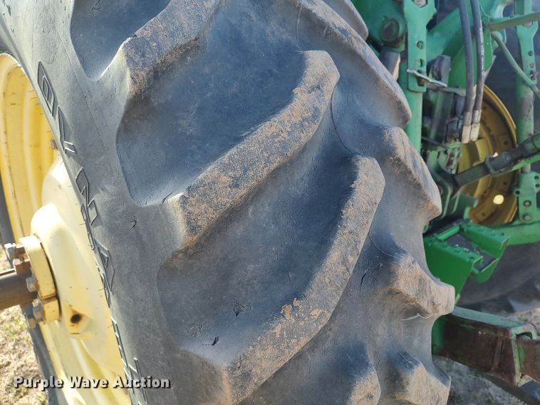 image for item DQ0463 1994 John Deere 7800  MFWD tractor