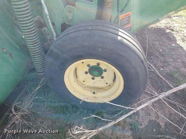 image for item DQ0464 1998 John Deere 1600A  swather / windrower
