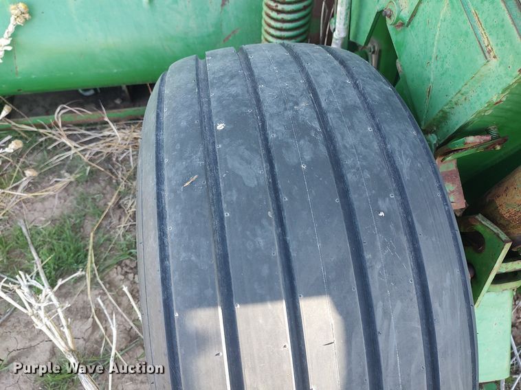 image for item DQ0464 1998 John Deere 1600A  swather / windrower