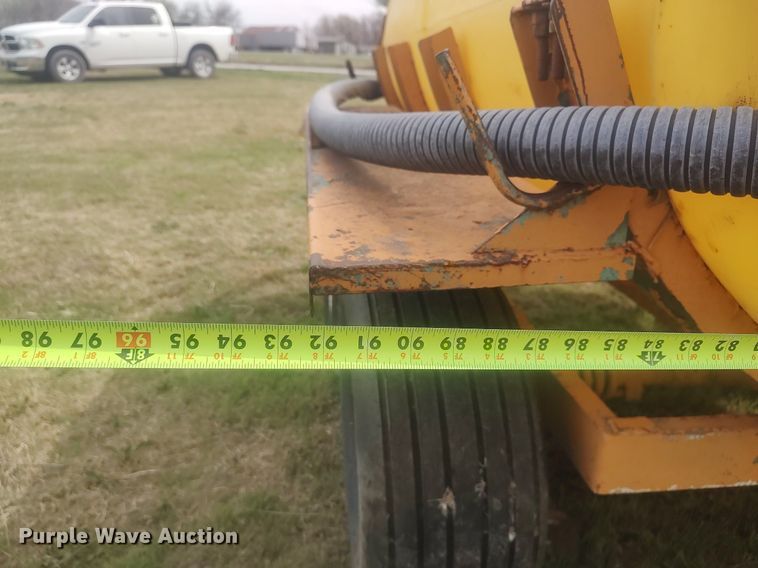 image for item DQ0474 Nurse tank trailer