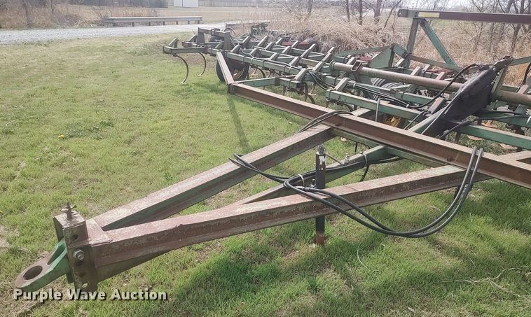 image for item DQ0475 John Deere  field cultivator