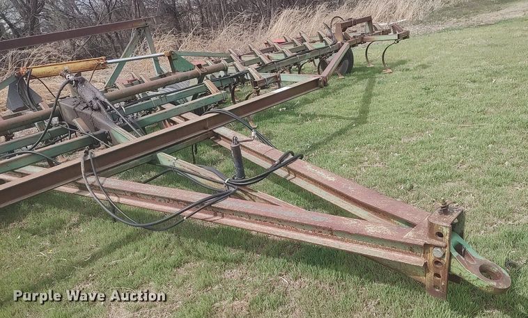 image for item DQ0475 John Deere  field cultivator