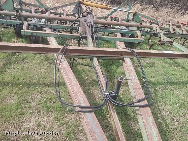image for item DQ0475 John Deere  field cultivator