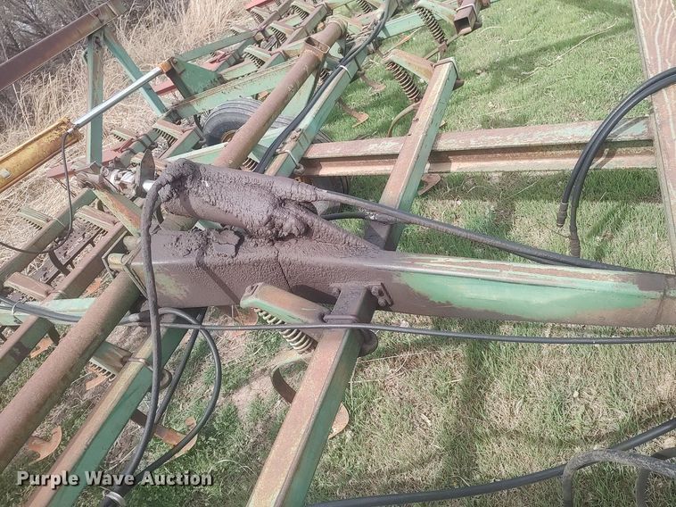 image for item DQ0475 John Deere  field cultivator