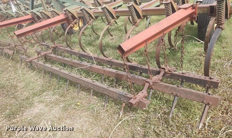 image for item DQ0475 John Deere  field cultivator