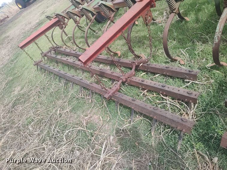 image for item DQ0475 John Deere  field cultivator