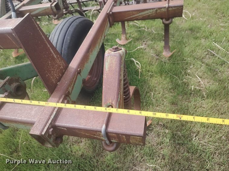 image for item DQ0475 John Deere  field cultivator