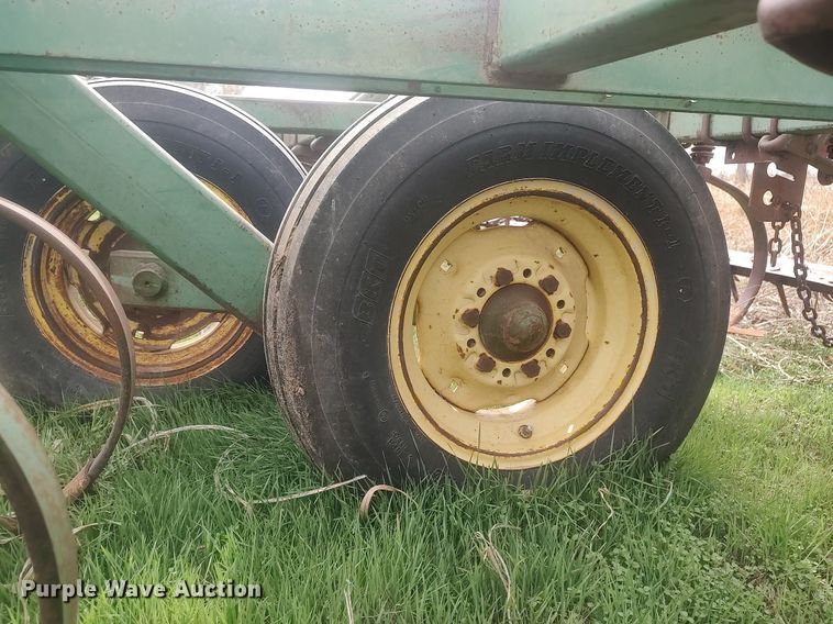image for item DQ0475 John Deere  field cultivator