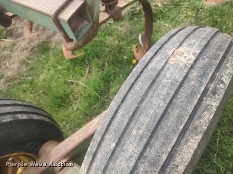 image for item DQ0475 John Deere  field cultivator