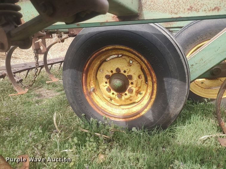 image for item DQ0475 John Deere  field cultivator