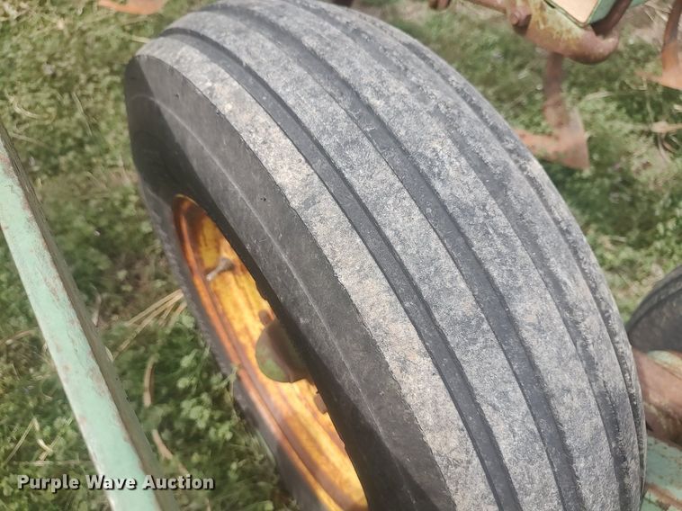 image for item DQ0475 John Deere  field cultivator