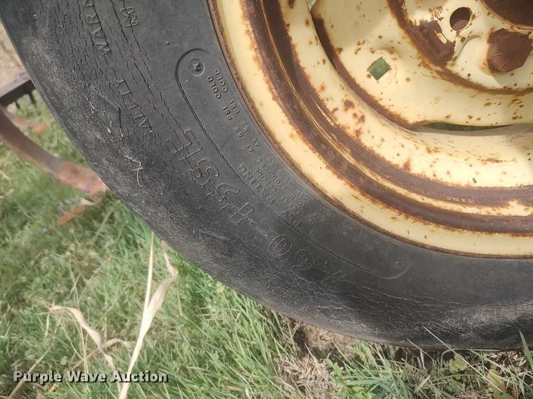 image for item DQ0475 John Deere  field cultivator