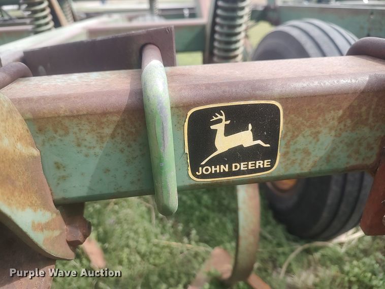 image for item DQ0475 John Deere  field cultivator