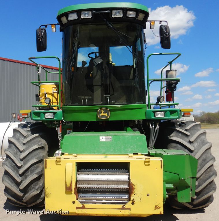 image for item DQ0504 2004 John Deere 7800  forage harvester