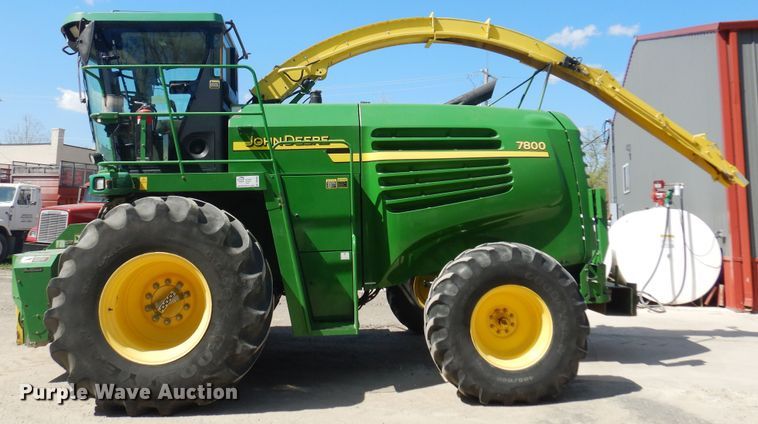 image for item DQ0504 2004 John Deere 7800  forage harvester