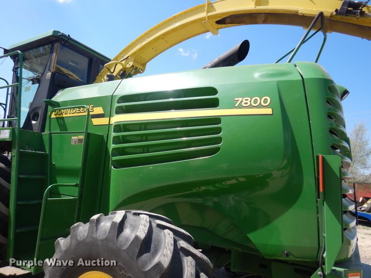 image for item DQ0504 2004 John Deere 7800  forage harvester