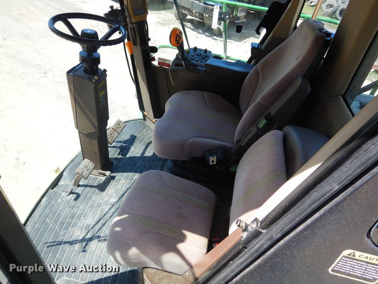 image for item DQ0504 2004 John Deere 7800  forage harvester