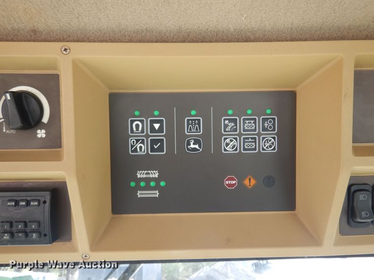 image for item DQ0504 2004 John Deere 7800  forage harvester