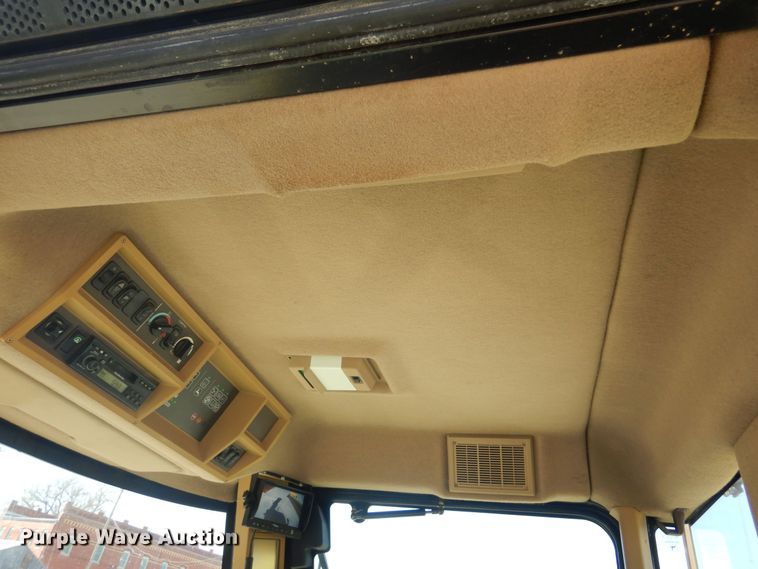 image for item DQ0504 2004 John Deere 7800  forage harvester