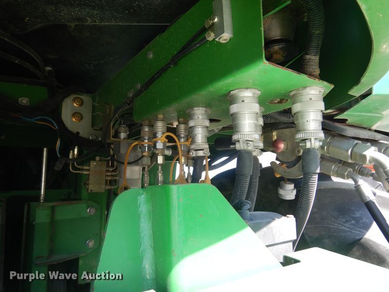 image for item DQ0504 2004 John Deere 7800  forage harvester