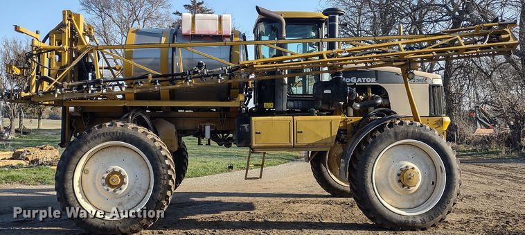 image for item DQ1590 2008 AGCO RoGator 1286C  sprayer