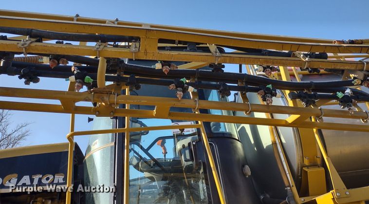 image for item DQ1590 2008 AGCO RoGator 1286C  sprayer