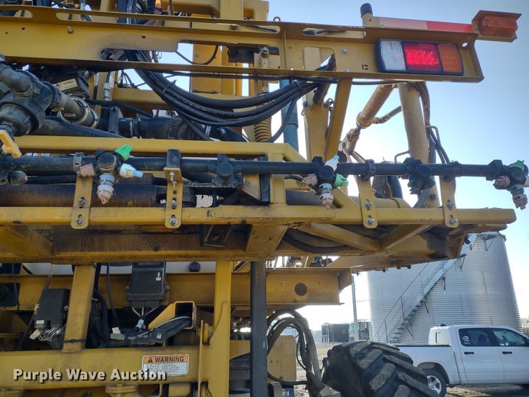 image for item DQ1590 2008 AGCO RoGator 1286C  sprayer