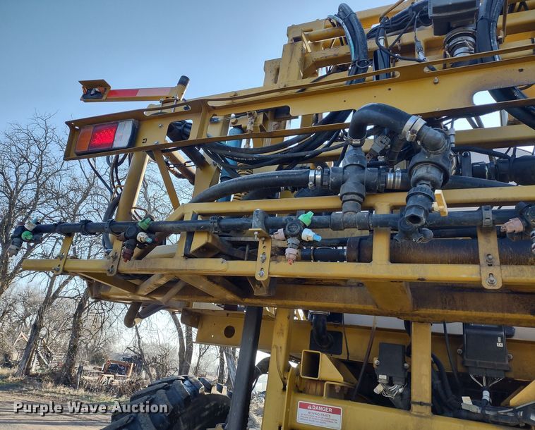 image for item DQ1590 2008 AGCO RoGator 1286C  sprayer