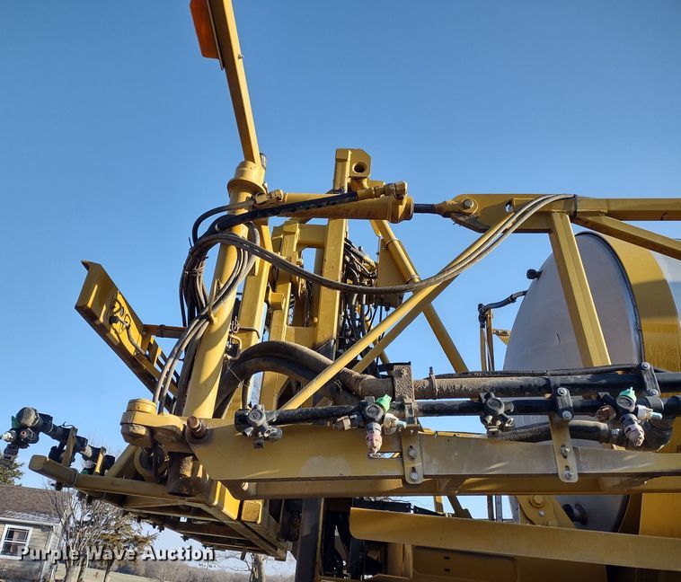 image for item DQ1590 2008 AGCO RoGator 1286C  sprayer