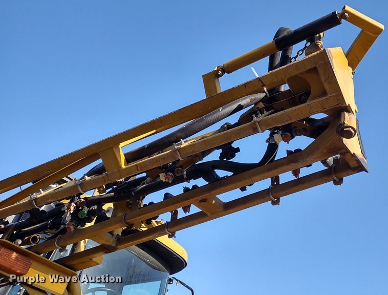 image for item DQ1590 2008 AGCO RoGator 1286C  sprayer