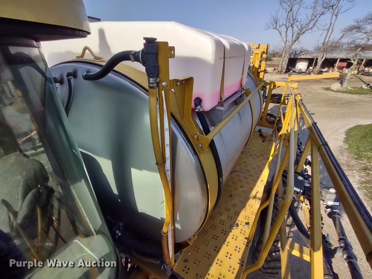 image for item DQ1590 2008 AGCO RoGator 1286C  sprayer