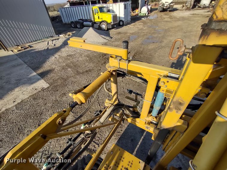 image for item DQ1590 2008 AGCO RoGator 1286C  sprayer