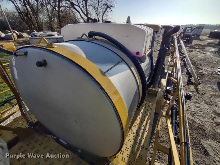 image for item DQ1590 2008 AGCO RoGator 1286C  sprayer