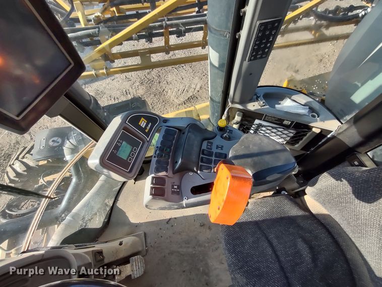 image for item DQ1590 2008 AGCO RoGator 1286C  sprayer