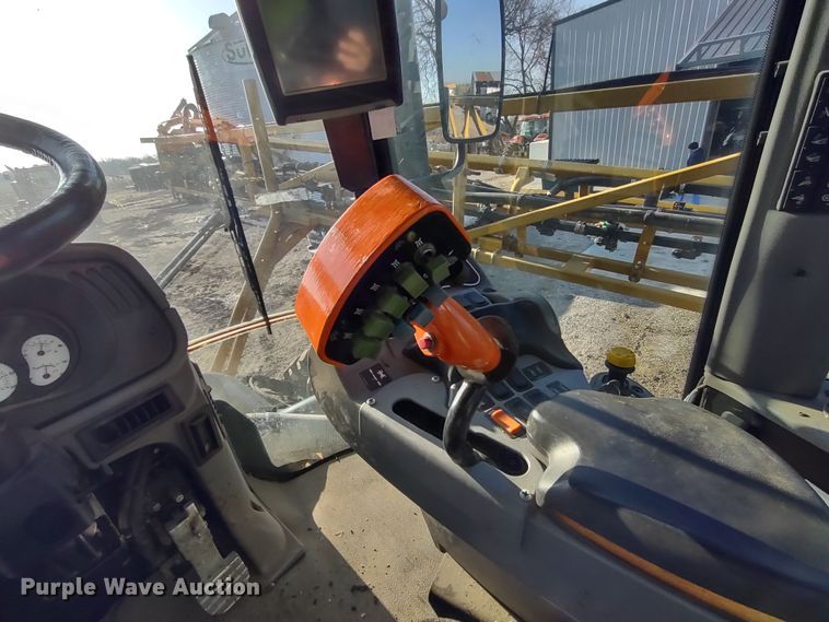 image for item DQ1590 2008 AGCO RoGator 1286C  sprayer