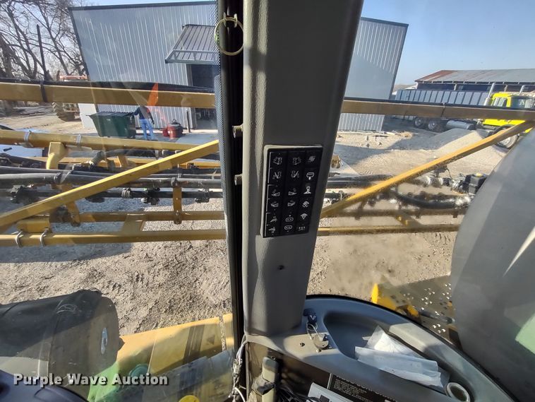 image for item DQ1590 2008 AGCO RoGator 1286C  sprayer