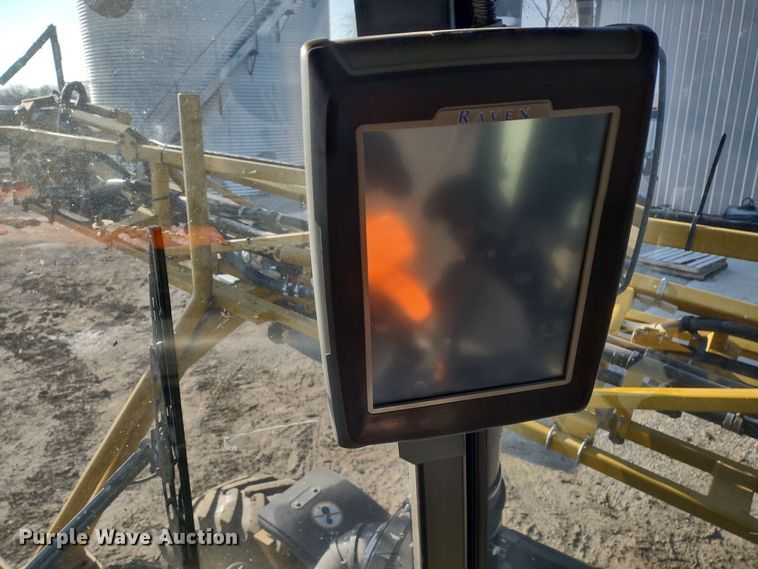 image for item DQ1590 2008 AGCO RoGator 1286C  sprayer