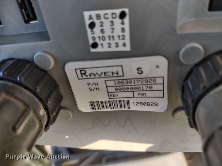 image for item DQ1590 2008 AGCO RoGator 1286C  sprayer